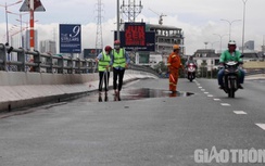Khẩn: Cấm phương tiện qua cầu vượt Nguyễn Hữu Cảnh