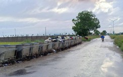 Thanh Hóa: Hàng chục xe rác bỗng "mọc" bên đường gần cụm công nghiệp