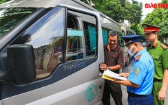 Video: Cận cảnh thanh tra GT kiểm tra các xe đưa đón học sinh ở Hà Nội