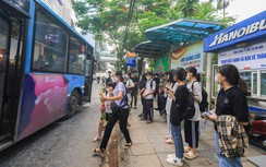 Hà Nội: Khách đi xe buýt tăng dần đều hậu “bão” Covid-19