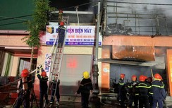 Hỏa hoạn lúc rạng sáng thiêu rụi cửa hàng thiết bị điện lớn tại Huế