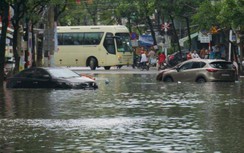 Ô tô, xe máy ngập trong nước lũ: Hậu quả thế nào?