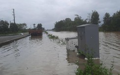 Thừa Thiên-Huế: Đường sắt chìm trong nước, QL1 lũ tràn đường