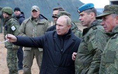 Tổng thống Putin thăm tân binh, thử súng bắn tỉa huyền thoại