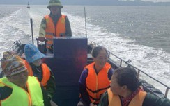 Quảng Ninh cứu hộ thành công 23 ngư dân bị lật bè trên biển