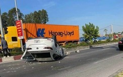 Video TNGT 2/11: Xe tải va chạm xe máy khiến 1 người tử vong tại chỗ