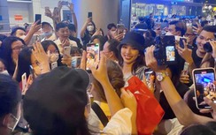 Clip: Người hâm mộ đón hoa hậu Thùy Tiên tại sân bay