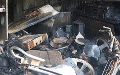 Cà Mau: Cháy lớn lúc rạng sáng, 4 căn nhà bị thiêu rụi
