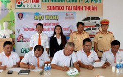 Hàng trăm tài xế taxi ở Bình Thuận cam kết chấp hành nghiêm quy định ATGT