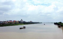 Hạn chế giao thông thủy qua sông Đào Nam Định, tàu thuyền đi lại thế nào?