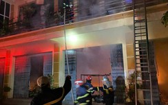 7 người mắc kẹt trong ngôi nhà 2 tầng bốc cháy, 1 người tử vong