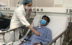 Bác sĩ Việt Nam cứu sống thanh niên Campuchia nguy kịch hậu Covid-19