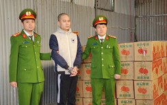 Gần 7 tấn pháo nguỵ trang trong thùng hoa quả đưa về Hà Nội cất giấu