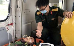 Dùng trực thăng cấp cứu một quân nhân từ đảo Song Tử Tây về đất liền