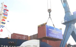 Cần Thơ đón tàu container lớn đầu tiên sau thông luồng Quan Chánh Bố