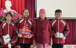 Quảng Ninh: 3 học sinh lớp 6 cứu cụ bà 85 tuổi mắc kẹt dưới mương nước lạnh