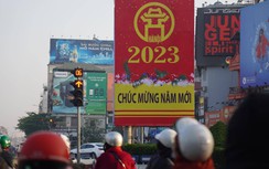 Đường phố Thủ đô "khoác áo mới" rực rỡ đón Xuân Quý Mão 2023
