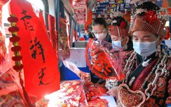 Trung Quốc mở hội chợ tết ngay trên tàu