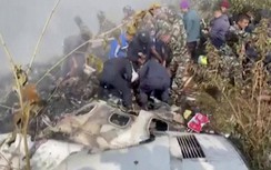 Cận cảnh hiện trường thảm khốc trong vụ rơi máy bay ở Nepal
