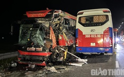 TNGT ở Quảng Ngãi: 2 xe khách tông nhau, 1 người chết, 26 người bị thương