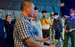 Bình Định: Tạm giữ lái xe chở quá số người, tông rào chắn CSGT để bỏ chạy