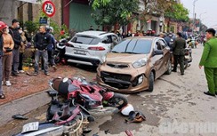 Xế hộp mất lái đâm liên tiếp 7 xe máy và 1 ô tô ở Hà Tĩnh