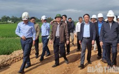 Chủ tịch Bình Định: "Nhà thầu thi công kém sẽ bị cấm cửa 5 năm"