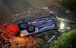 Quảng Ninh: Xe bán tải rơi xuống sông, 2 người tử vong lúc nửa đêm