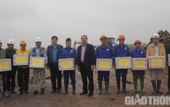 Công đoàn GTVT thăm, tặng quà công nhân dự án cao tốc Bắc - Nam ở Hà Tĩnh