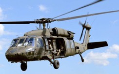Video khoảnh khắc trực thăng UH-60 Black Hawk rơi xuống đường cao tốc