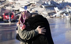 Vỡ òa cảm xúc trong những bức ảnh về động đất tại Thổ Nhĩ Kỳ, Syria