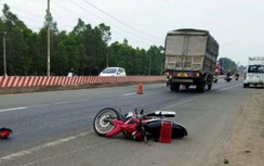 Xe tải va chạm xe máy, hai vợ chồng tử vong
