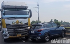 Video TNGT 28/2: Ô tô nằm chắn ngang cao tốc TP.HCM - Trung Lương