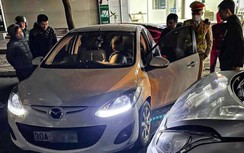 Ô tô Mazda tông liên hoàn 4 xe trong khu đô thị ở Hà Nội