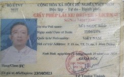 Liên tiếp phát hiện tài xế dùng GPLX, tem đăng kiểm giả