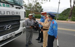 107 xe ô tô kinh doanh cố tình không trả phù hiệu ở Lâm Đồng