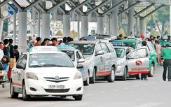 Tạm ngưng thay đổi thu phí taxi ở sân bay Tân Sơn Nhất