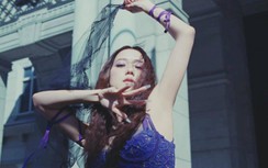 Lập thành tích khủng với MV solo, Jisoo (Blackpink) vẫn "hít khói" Lisa