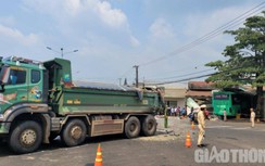 Hiện trường vụ tai nạn xe khách lao vào nhà dân, 2 người tử vong ở Gia Lai