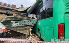 Danh tính nạn nhân vụ xe khách tông xe tải rồi lao vào nhà dân ở Gia Lai