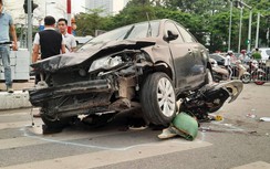 Cận cảnh hiện trường ô tô tông liên hoàn khiến 17 người bị thương ở Hà Nội