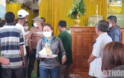 Vụ máy bay rơi ở Quảng Ninh: Thắt lòng đón người thân trở về