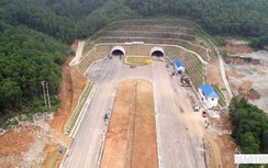 Hầm xuyên núi lớn nhất cao tốc Mai Sơn - QL45 sẵn sàng thông xe