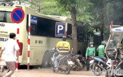 Bị tịch thu phù hiệu, xe khách Lào Cai vẫn ngang nhiên chở khách về Hà Nội