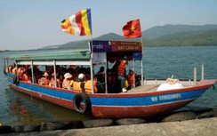 Một du khách đuối nước tử vong khi đi thuyền ở chùa Hương Tích