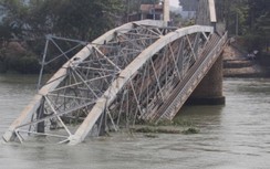 Bắt nhóm trộm cắt nhịp cầu Ghềnh cũ bán sắt vụn ở Đồng Nai