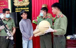 Phát hiện súng, đạn khi khám xét khẩn cấp kho pháo lậu ở Nam Định