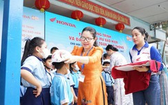 Honda Sơn Minh tặng 529 MBH cho học sinh Trường tiểu học Tân Quý Tây 3