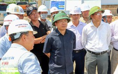 Thứ trưởng Nguyễn Duy Lâm kiểm tra cao tốc Bắc-Nam đoạn Cần Thơ-Cà Mau