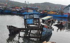 Giải pháp nào xử lý xác hàng chục con tàu đắm ở cảng Sa Huỳnh?